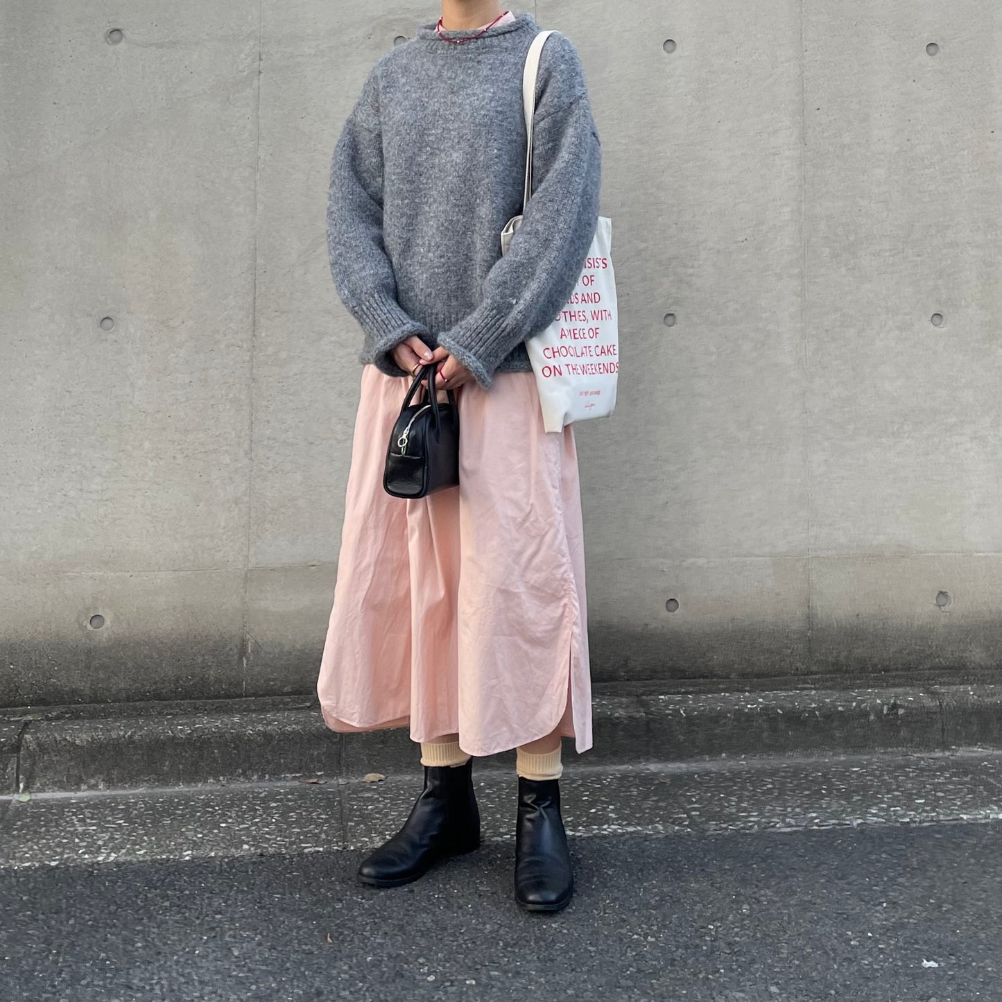 【10/17(金)21:00〜販売開始】lalagom ロールネックニット