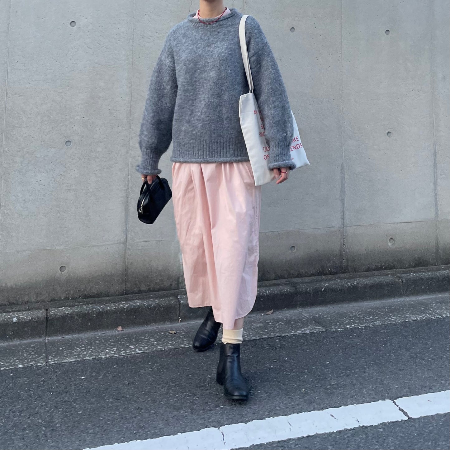 【10/17(金)21:00〜販売開始】lalagom ロールネックニット