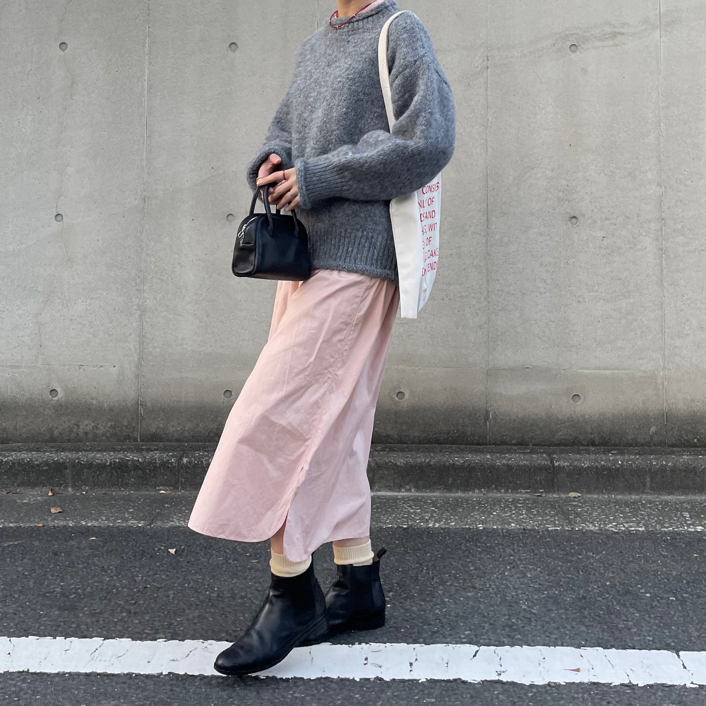 【10/17(金)21:00〜販売開始】lalagom ロールネックニット