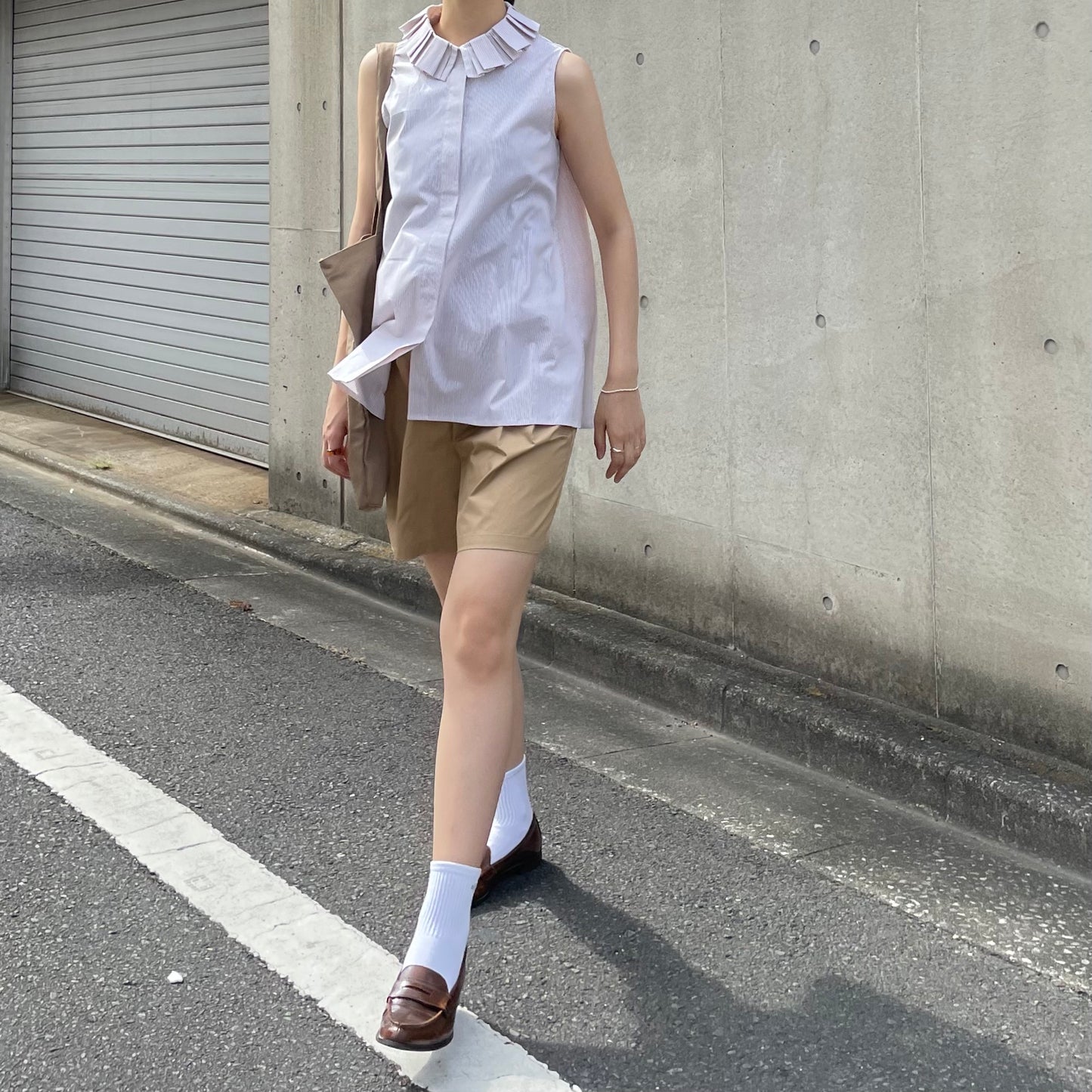 lalagom プリーツカラーブラウス