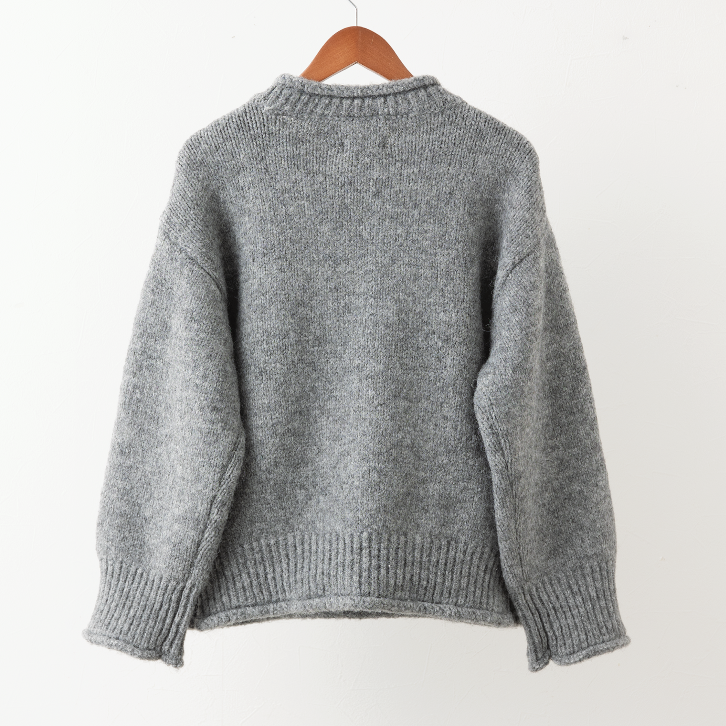 【9/25(金)21時〜再入荷】lalagom ロールネックニット