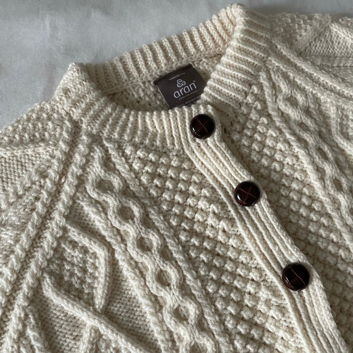 【プレオーダー】Aran Woollen Mills 手編みニットカーディガン ユニセックス