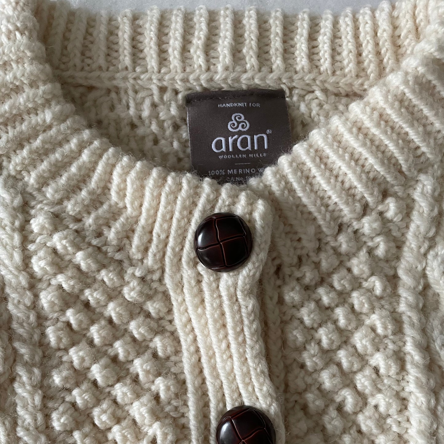 【プレオーダー】Aran Woollen Mills 手編みニットカーディガン ユニセックス