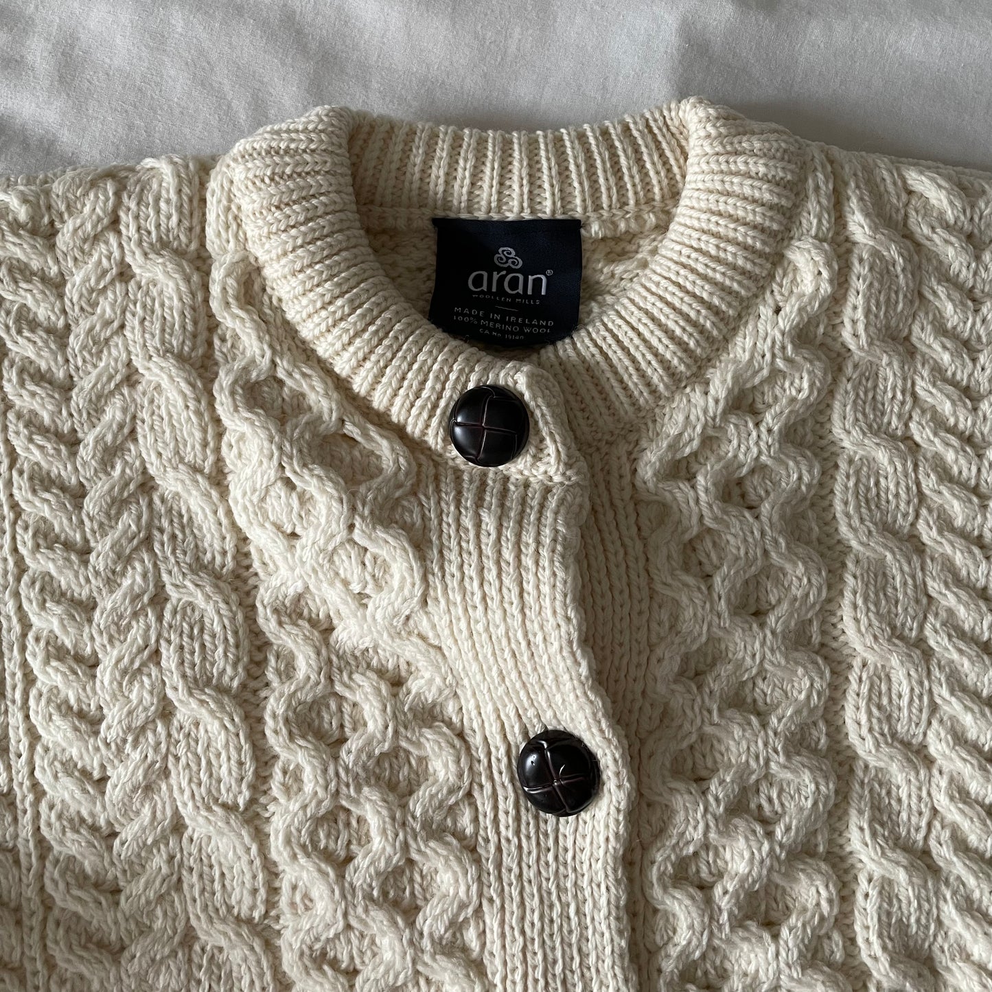 【プレオーダー】Aran Woollen Mills トラディショナル ローゲージニットカーディガン ユニセックス